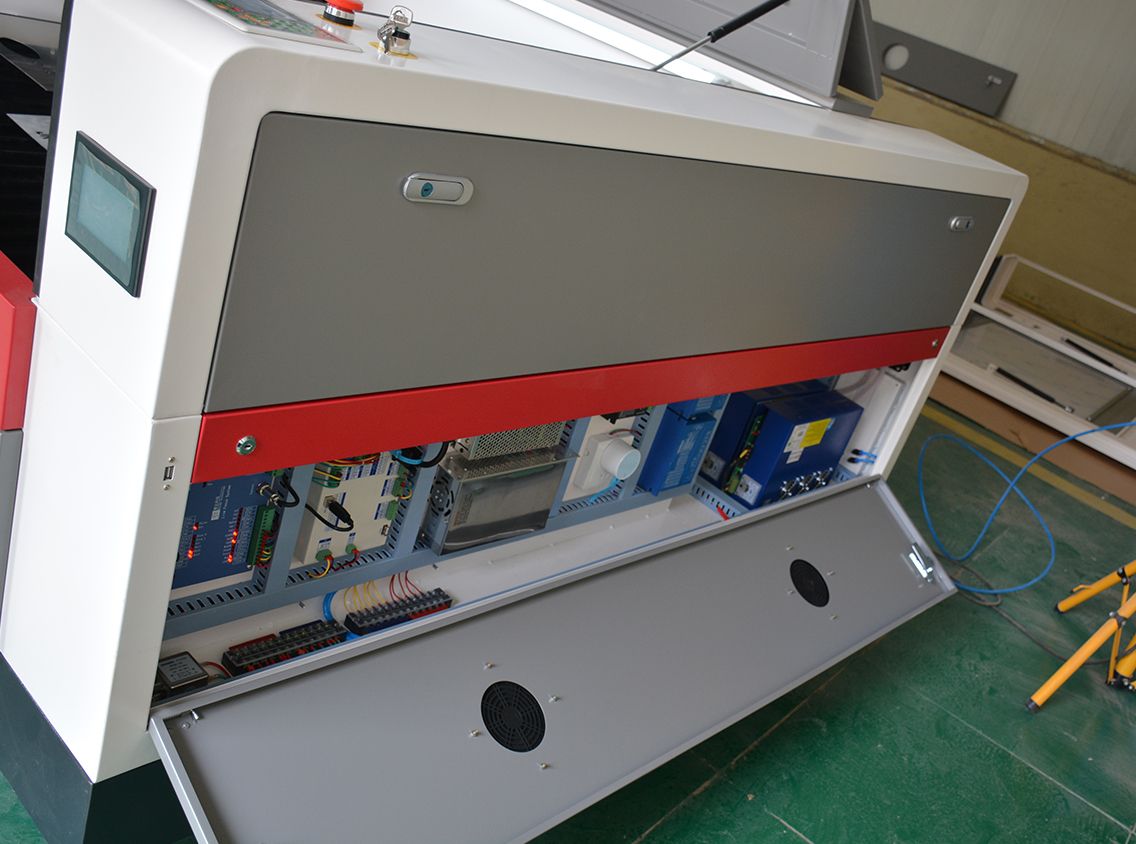 FLC1310A CNC laser cutting machine